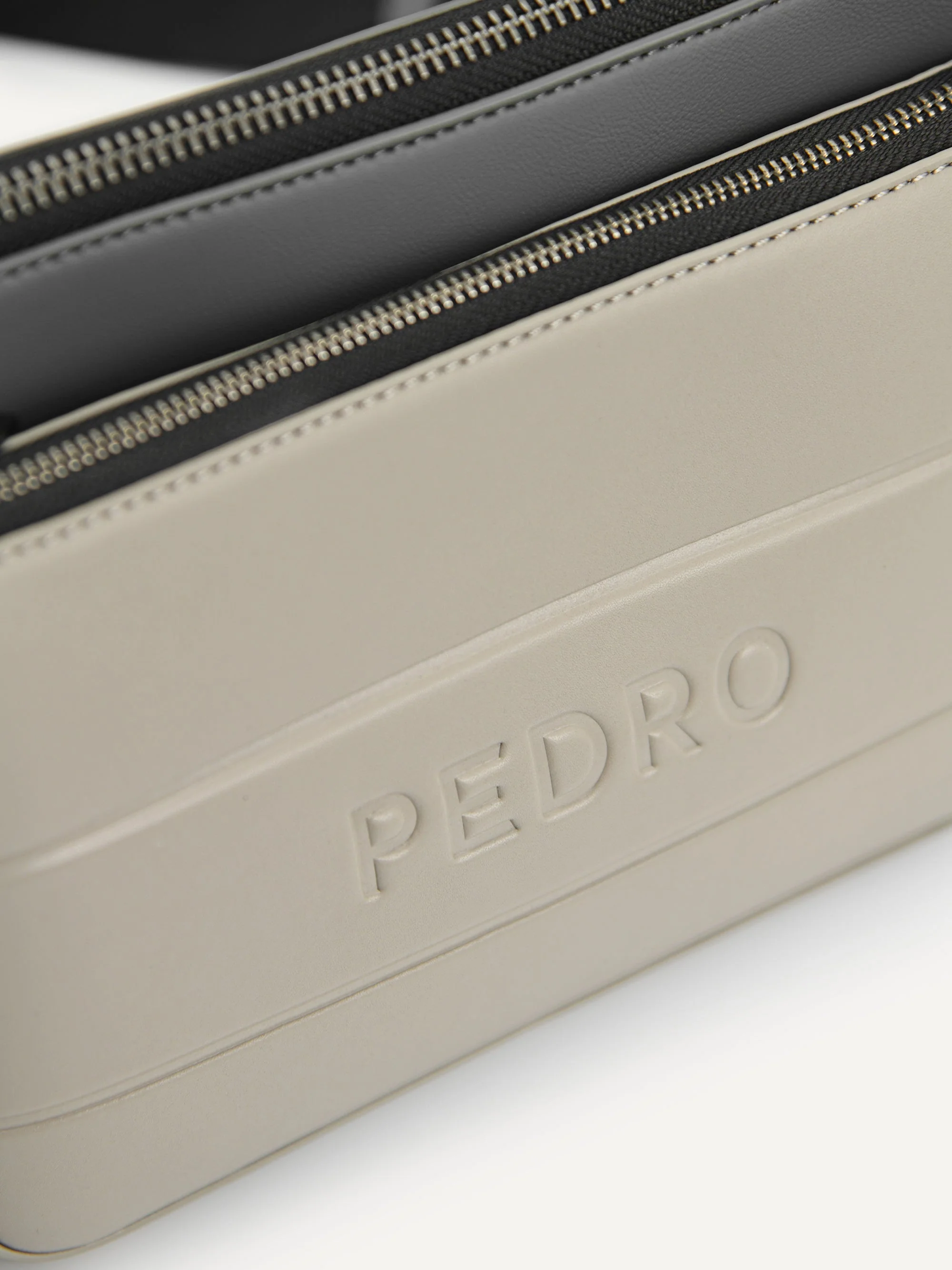 Frank Sling Bag - Image 10