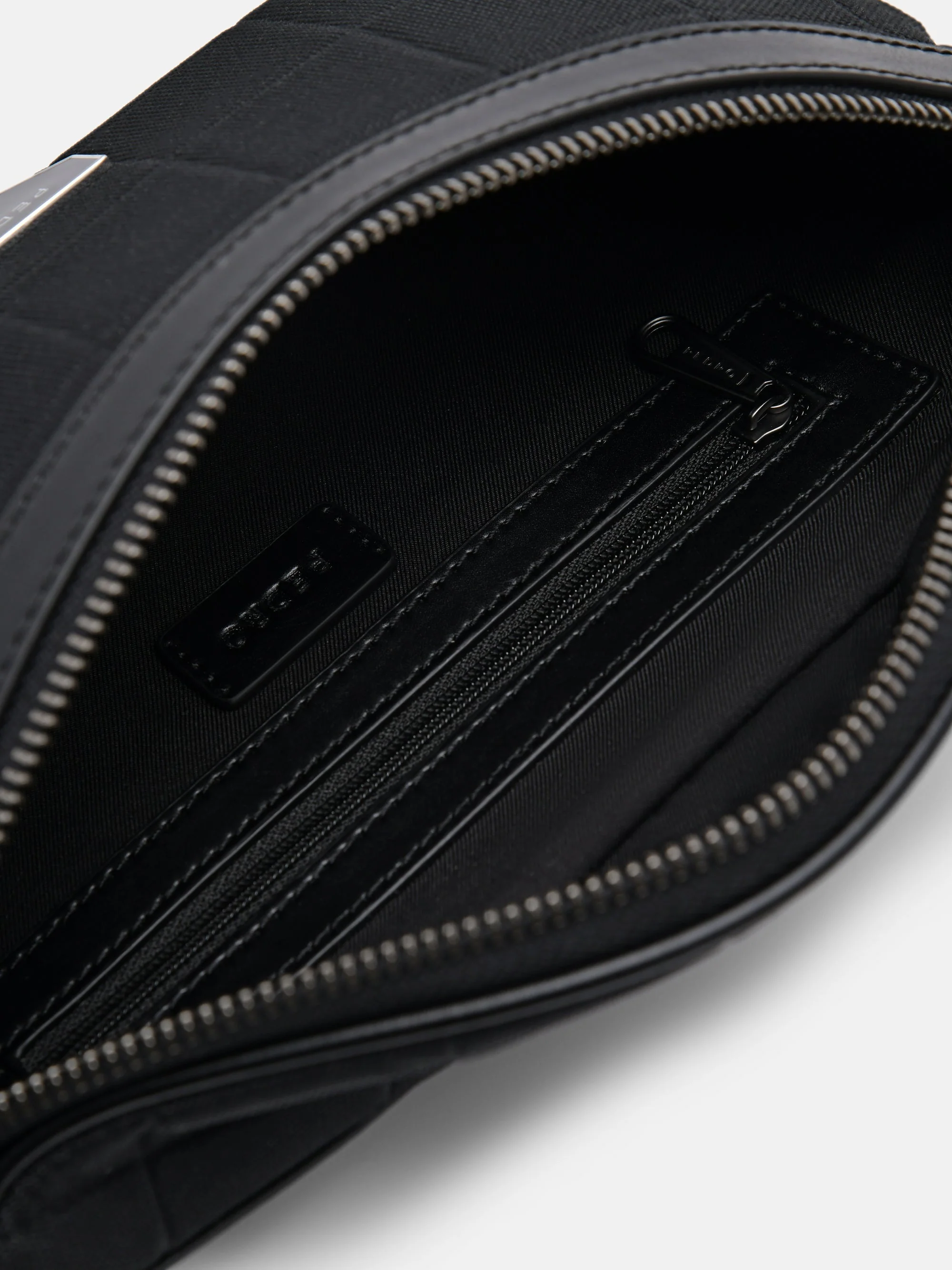 Taper Sling Pouch - Image 6